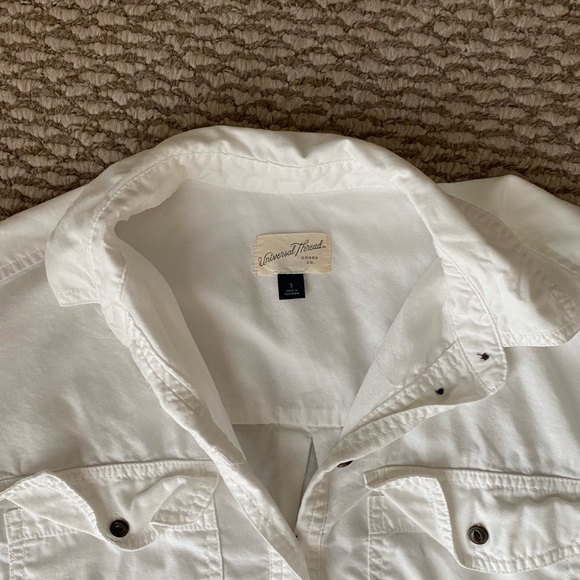 Universal Thread Shirt - Picture 2 of 2